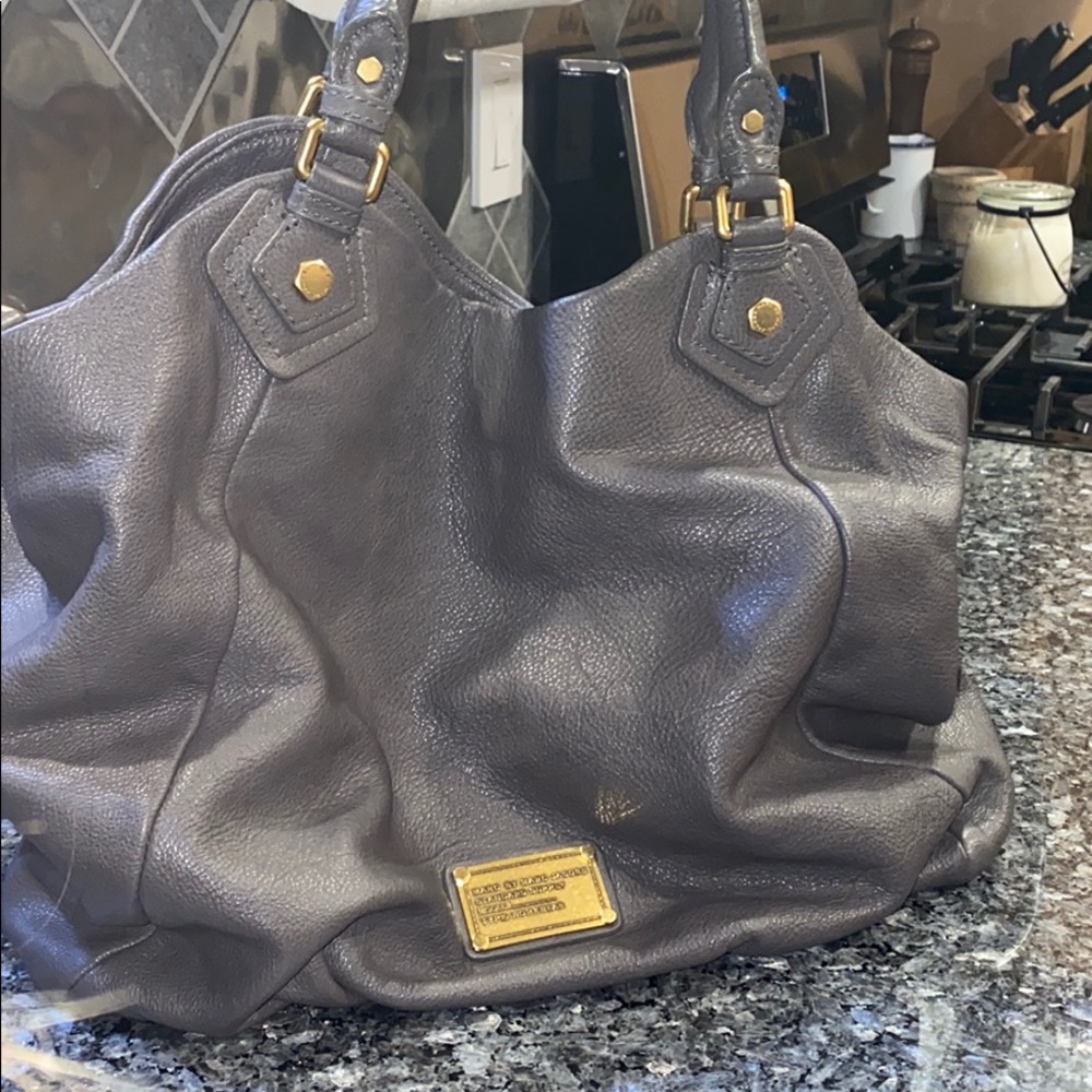 Marc by Marc Jacob’s gray handbag w/ gold hardware - Picture 9 of 9
